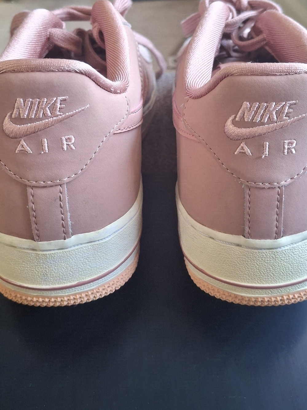 Nike Air Force 1 LV8 -GREAT CONDITION